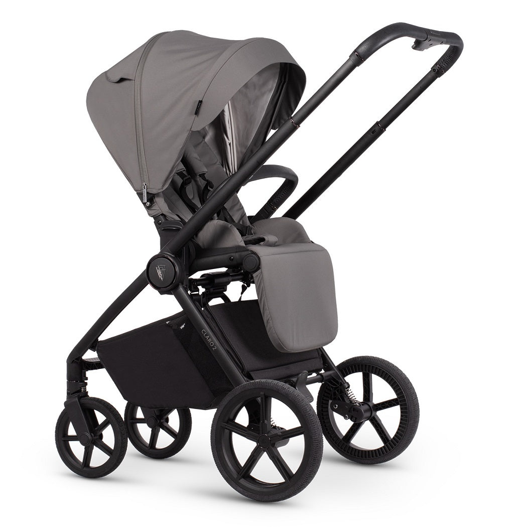 Venicci Claro 2 pushchair in parent-facing mode in Fog