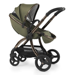 egg2 Luxury Bundle (Hunter Green) - showing the parent-facing pushchair with its seat reclined