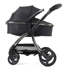 egg3 Luxury Bundle (Carbonite) - showing the carrycot and chassis together as the pram with its hood fully extended