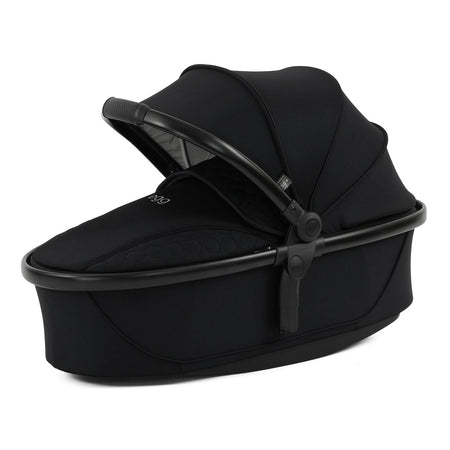 egg3 Carrycot - Panther - hood fully extended