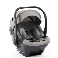 egg3 Luxury Bundle (Glacier) - showing the matching Egg Shell i-Size Car Seat with its removable newborn insert