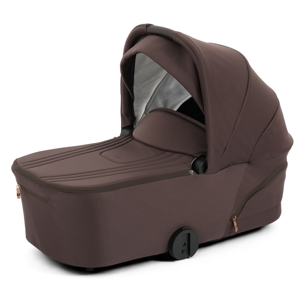 Oyster Vee Carrycot - Chocolate