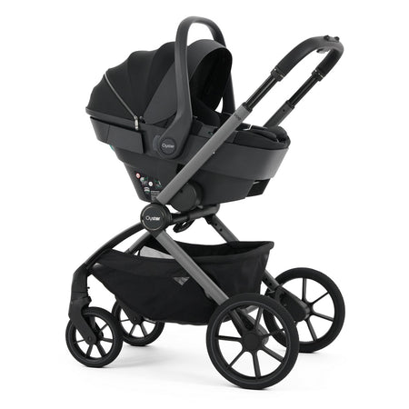 Oyster Vee Chassis - Liquorice - with Oyster Capsule 360 Infant Car Seat