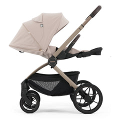 Oyster Vee Pushchair - Vanilla - parent-facing with seat reclined