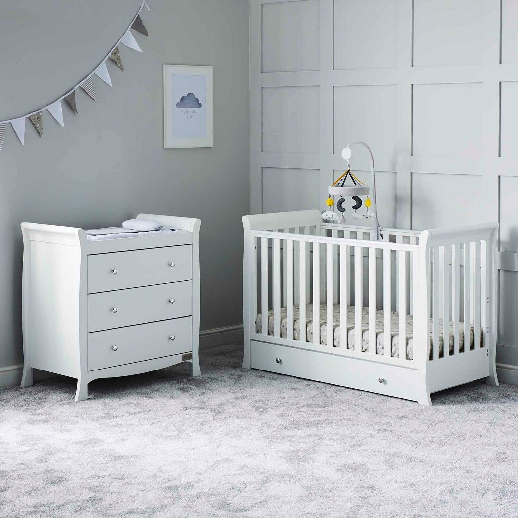 Ickle Bubba Snowdon 4-in-1 Mini 2 Piece Nursery Furniture Set - White - lifestyle image