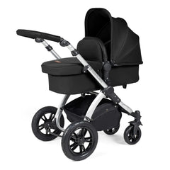 Ickle Bubba Stomp LUXE Travel System - Silver/Midnight/Black - showing the carrycot and chassis together as the pram