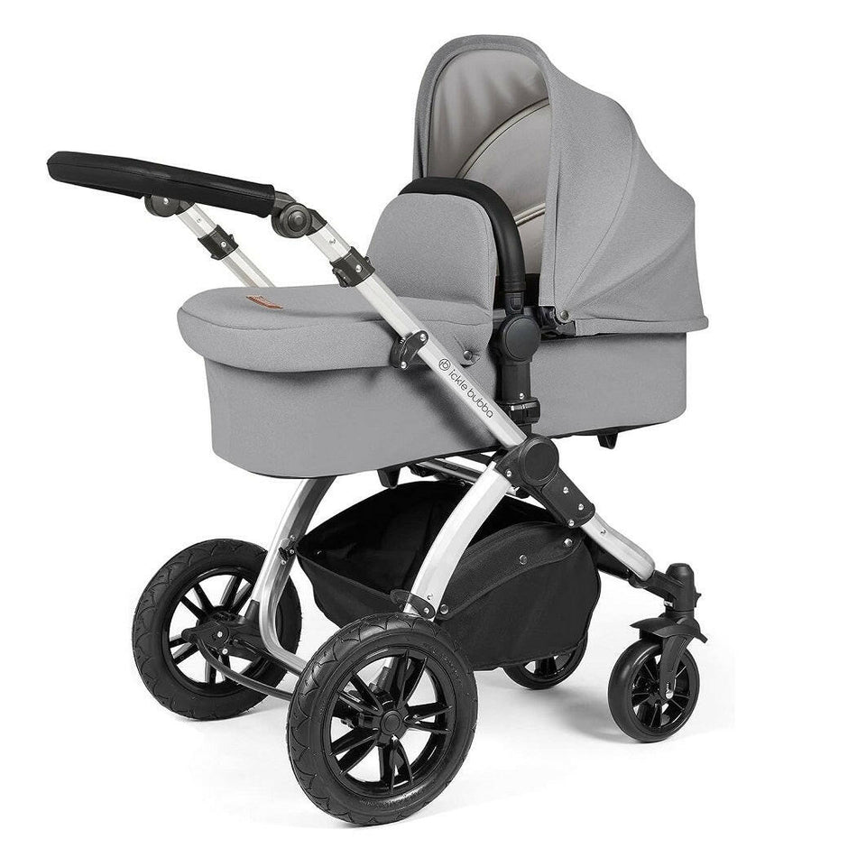Ickle Bubba Stomp LUXE Travel System - Silver/Pearl Grey/Black - showing the carrycot and chassis together as the pram