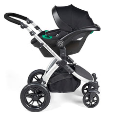 Ickle Bubba Stomp LUXE Travel System with Stratus Car Seat & ISOFIX Base (Silver/Pearl Grey/Black) - showing the included Ickle Bubba Stratus i-Size Car Seat fixed to the pushchair`s chassis using the included adaptors