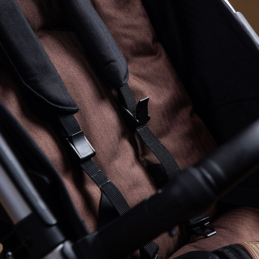 Mountain Buggy Urban Jungle V4 Pushchair - Mustang - safety harness and bumper bar