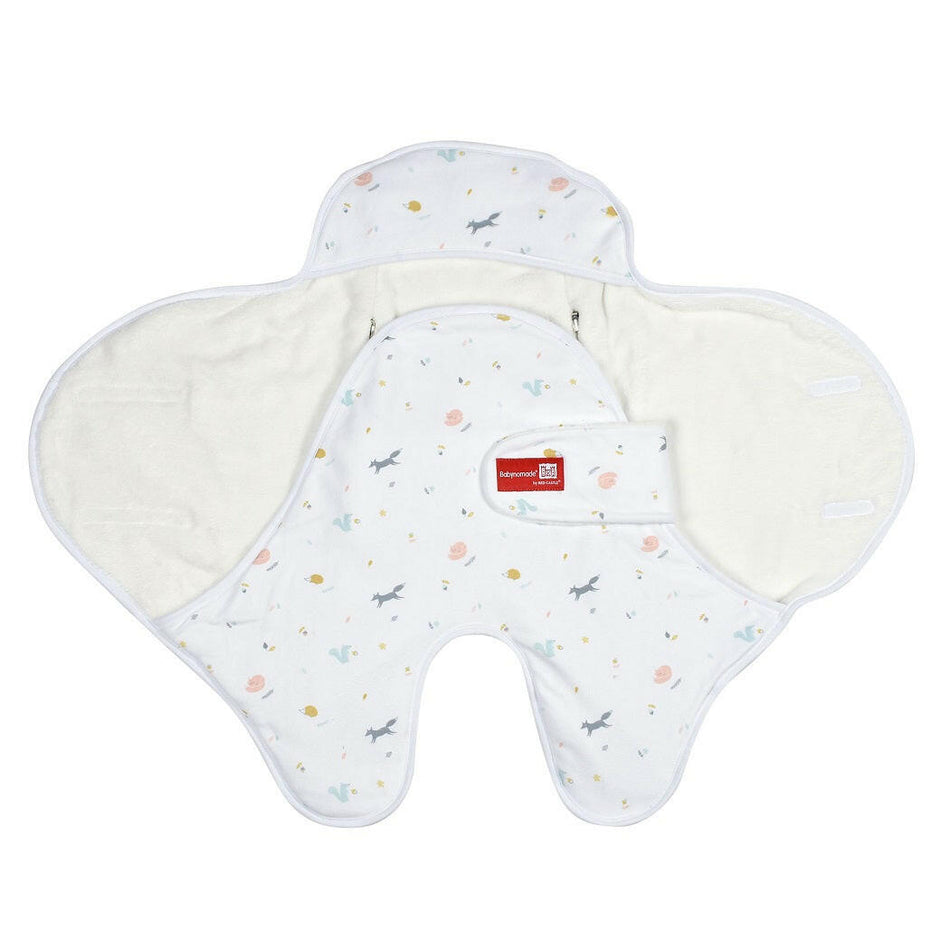 Red Castle Babynomade Double Fleece Blanket (Happy Fox/White) - showing a Babynomade interior and its waist belt and flap