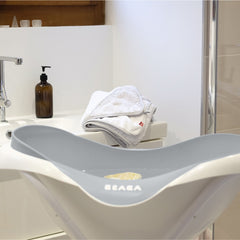 BEABA Camélé’O 1st Baby Bath (Light Mist) - lifestyle image (towels and accessories not included)